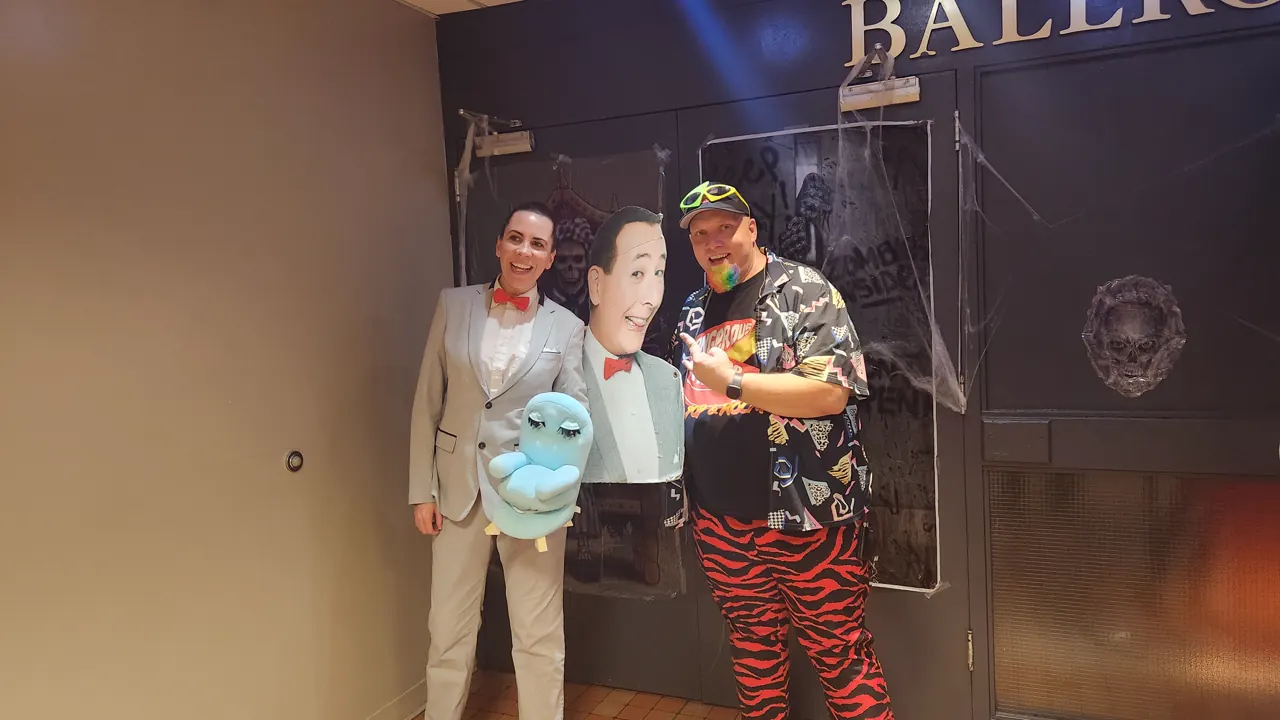 Zubazz sharing an absurdly 80s photo moment with Pee-wee at a 2023 event